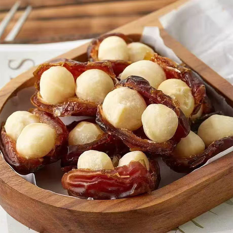 Финики с орехами макадамия